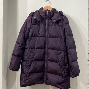 Aubergine Puffer Jacket with hood size large fits more like a medium
No belt.